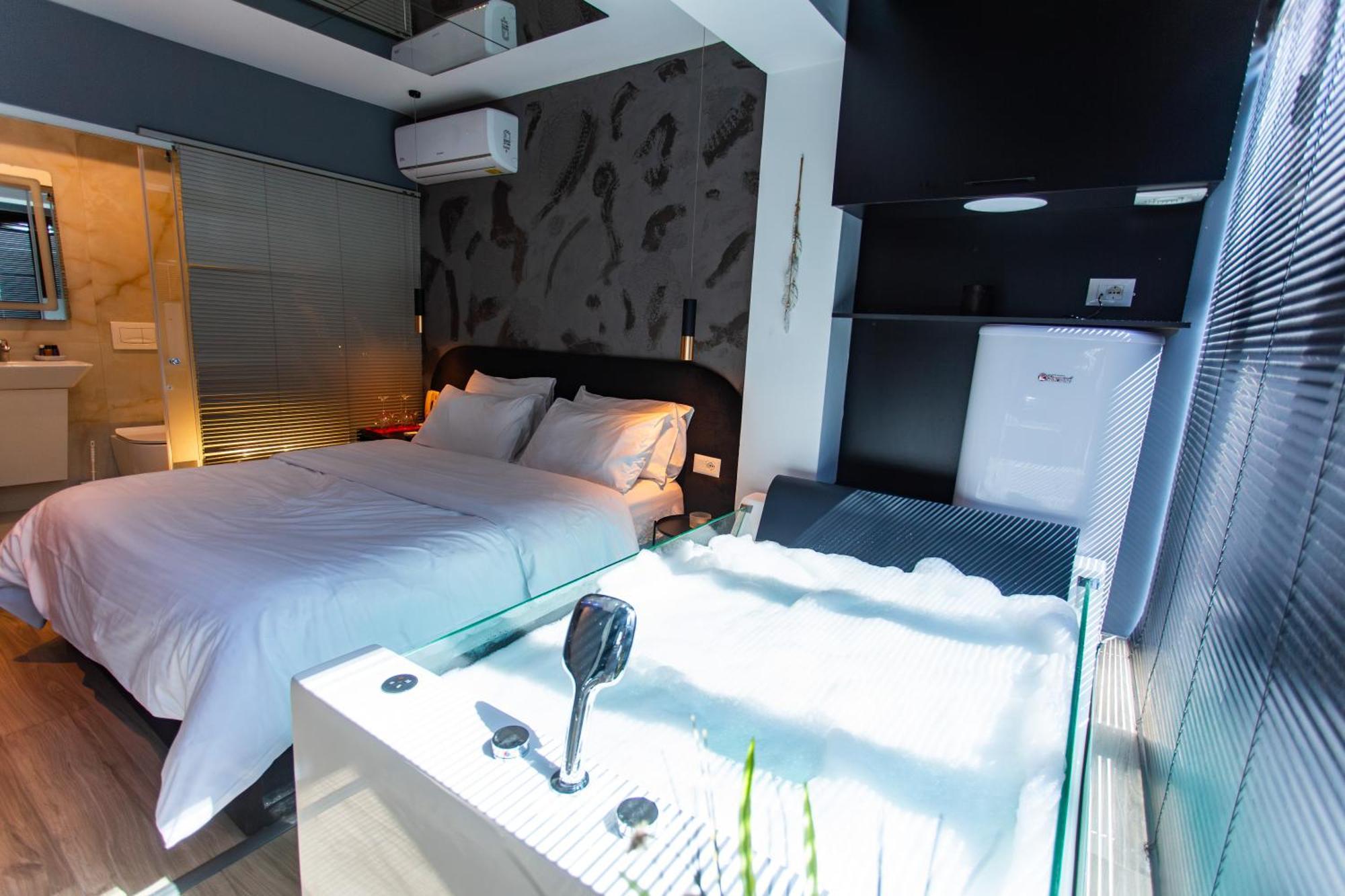 The Bubbles - Jacuzzi Hotel Tirana Buitenkant foto